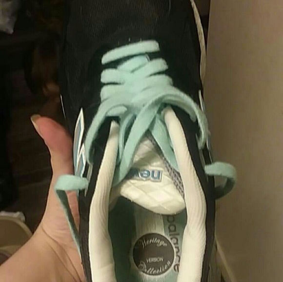 Shoes - Picture 3 of 4